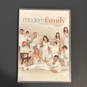 $5 bundled- 3 Disc Modern Family Season 2 DVD Set
